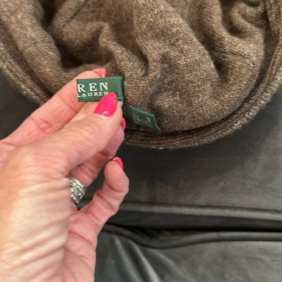 Lauren Ralph Lauren brown wool hat with snap and AEO navy hat - Picture 5 of 9